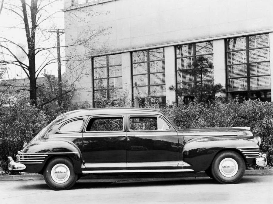  Chrysler Crown Imperial 8-Passenger Sedan 1942 года  (фото 2 из 2)